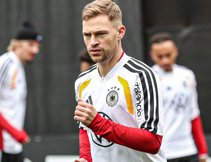 Oficial: Kimmich sofreu uma lesão na cápsula articular do tornozelo direito e perderá o jogo da Alemanha contra Luxemburgo